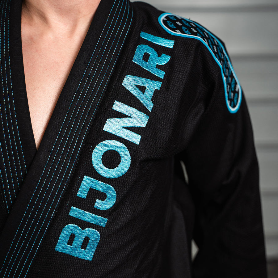 STRIVE COMP 002 Kimono — Black