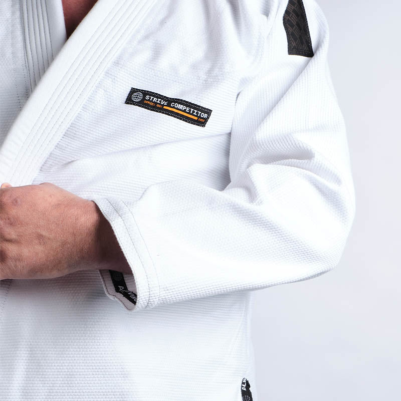 STRIVE COMP Kimono — White